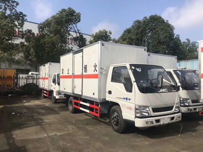 解放危險品氣瓶廂式運輸車當?shù)?S店電話