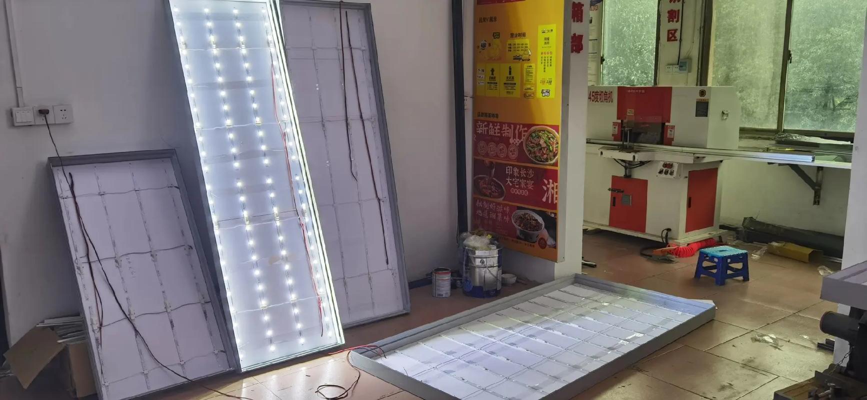 郴州專業燈箱廣告牌制作工廠，打造高品質軟膜燈箱與門頭招牌